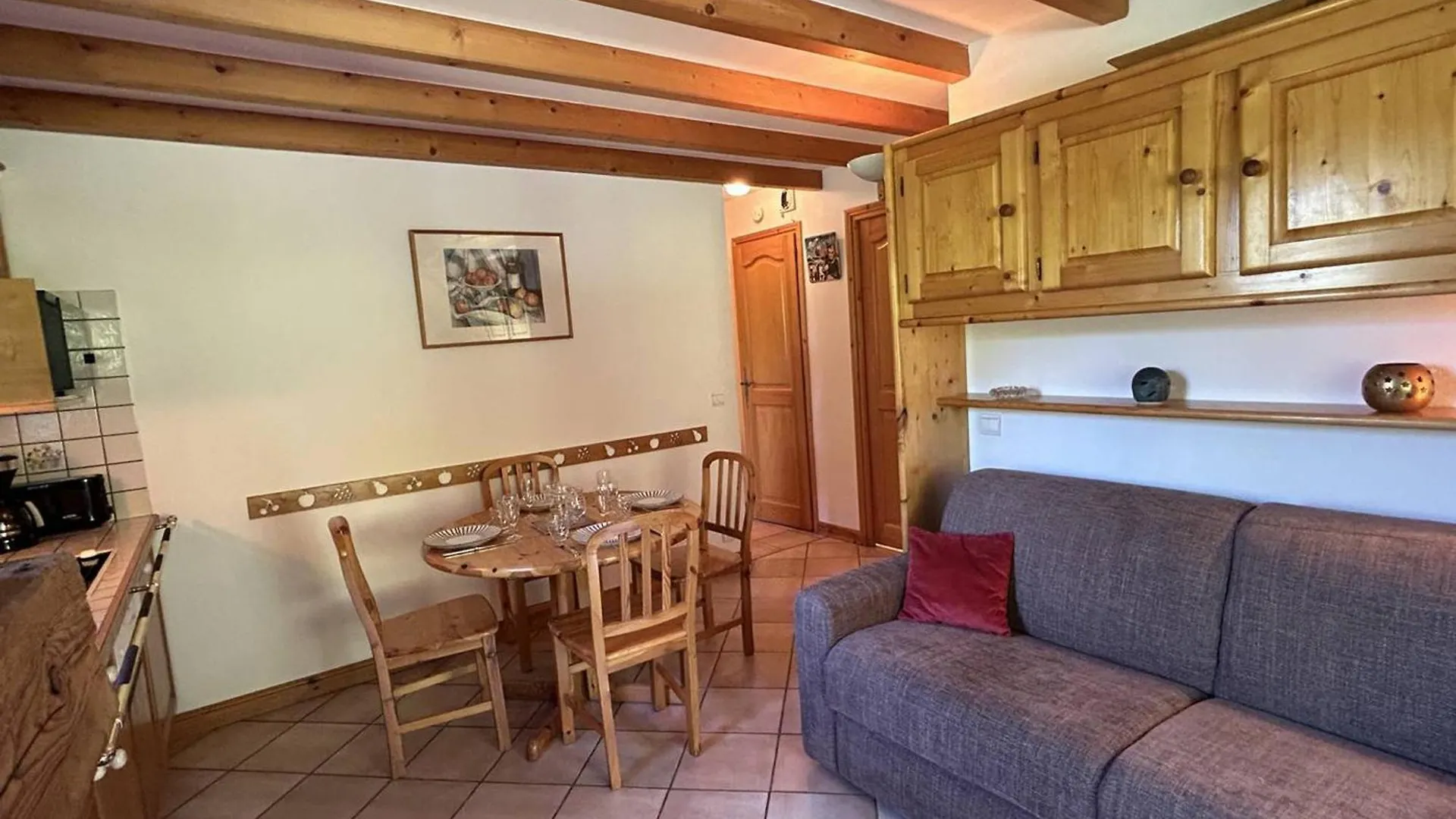 Appartement Moderne 4 Pers. A Meribel Avec Cuisine Equipee, Tv Et Balcon - Fr-1-355-264 Les Allues 0*,  France